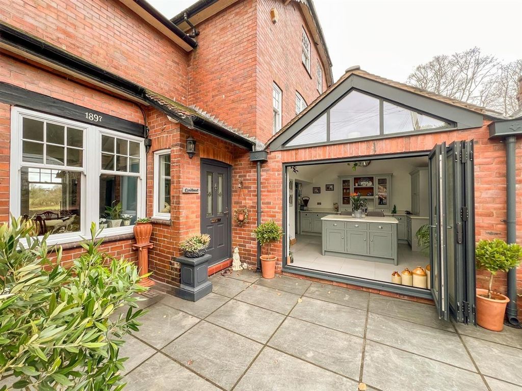 Property photo 1 of 36 Frontage