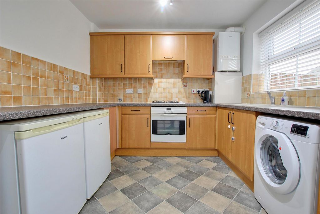 Property photo 3 of 10 Img_5895-Img_5897_Lzn.Jpg