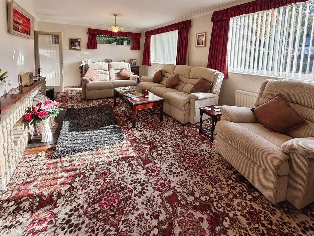 Property photo 2 of 28