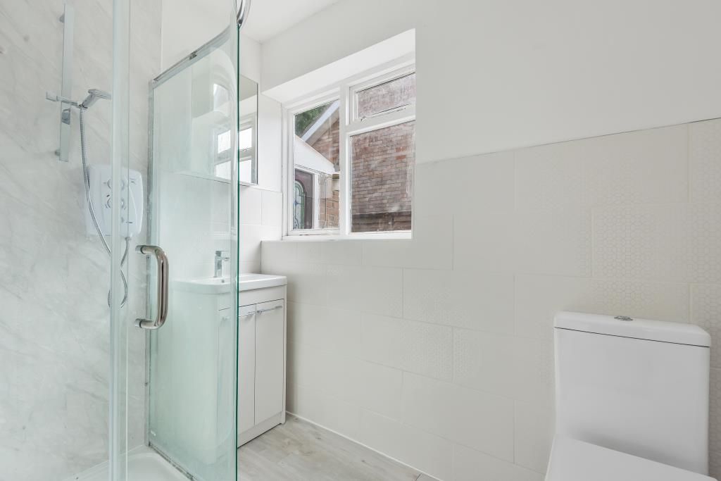 Property photo 3 of 12 Bathroom