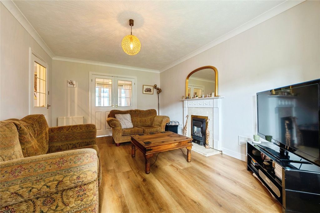 Property photo 2 of 17 Picture No. 34