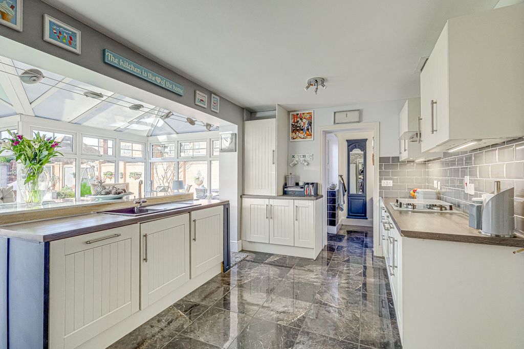 Property photo 2 of 38