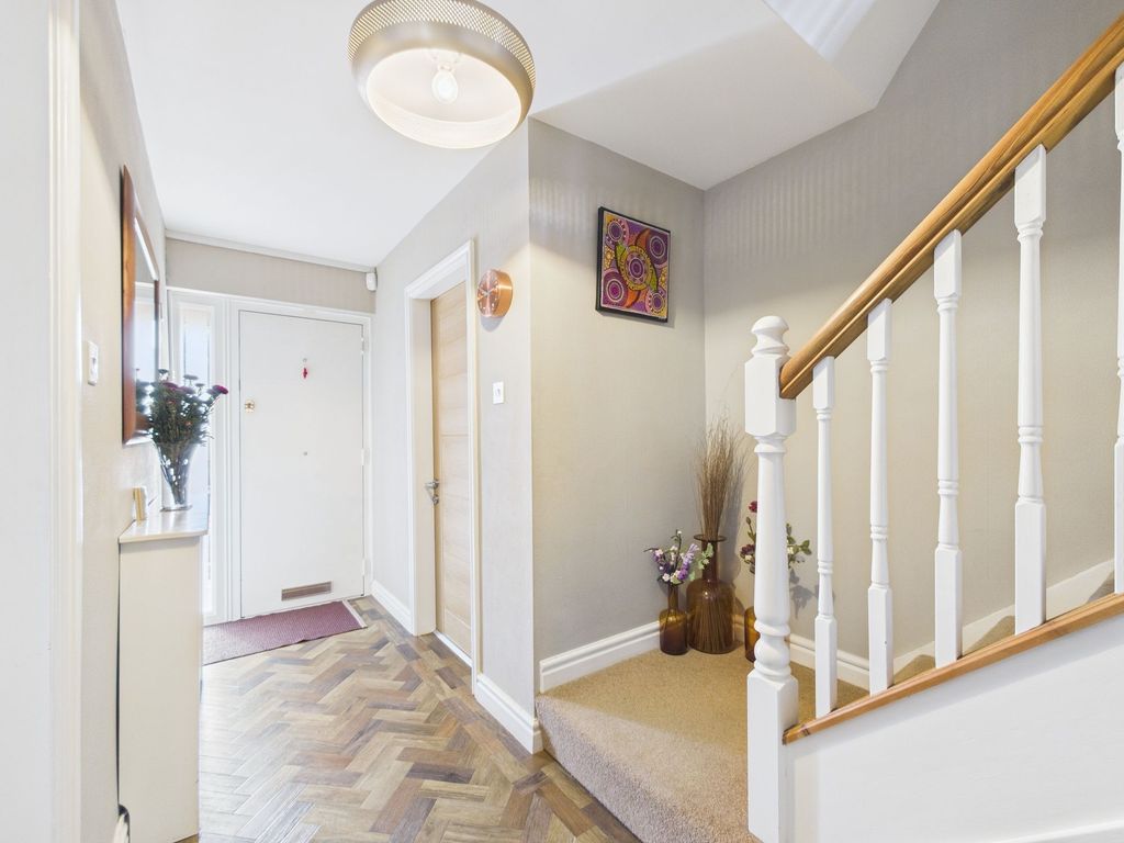 Property photo 2 of 30