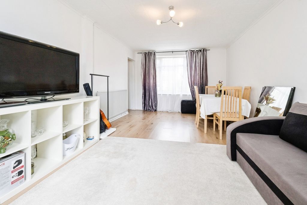 Property photo 3 of 18 Pbox-Img.Jpg