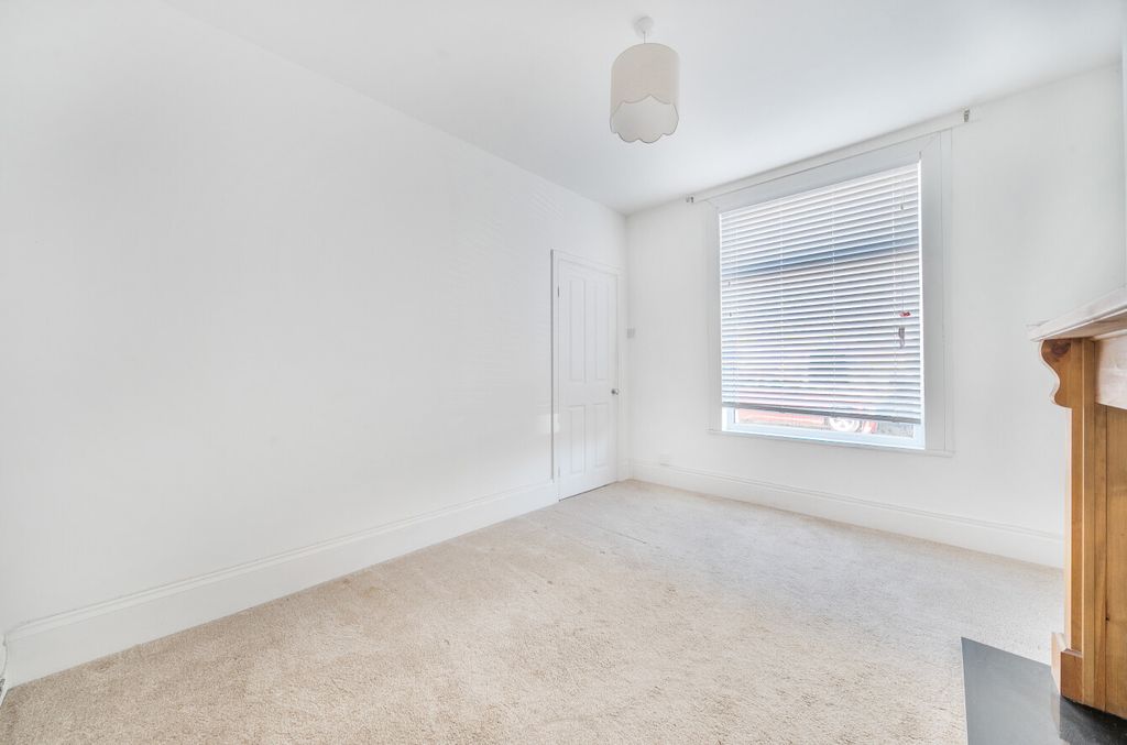 Property photo 3 of 12 1433321-3-6A15694...
