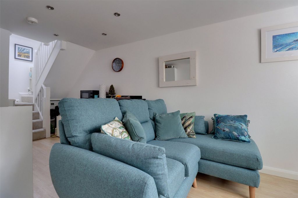 Property photo 2 of 12 Living Room