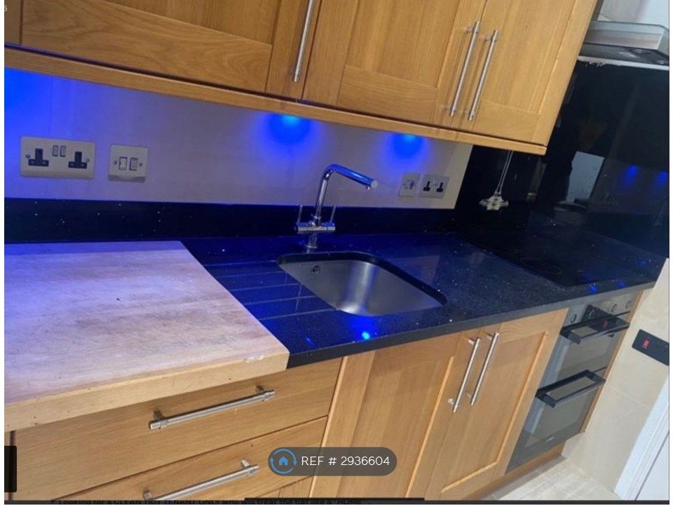 Property photo 2 of 18 Kitchen