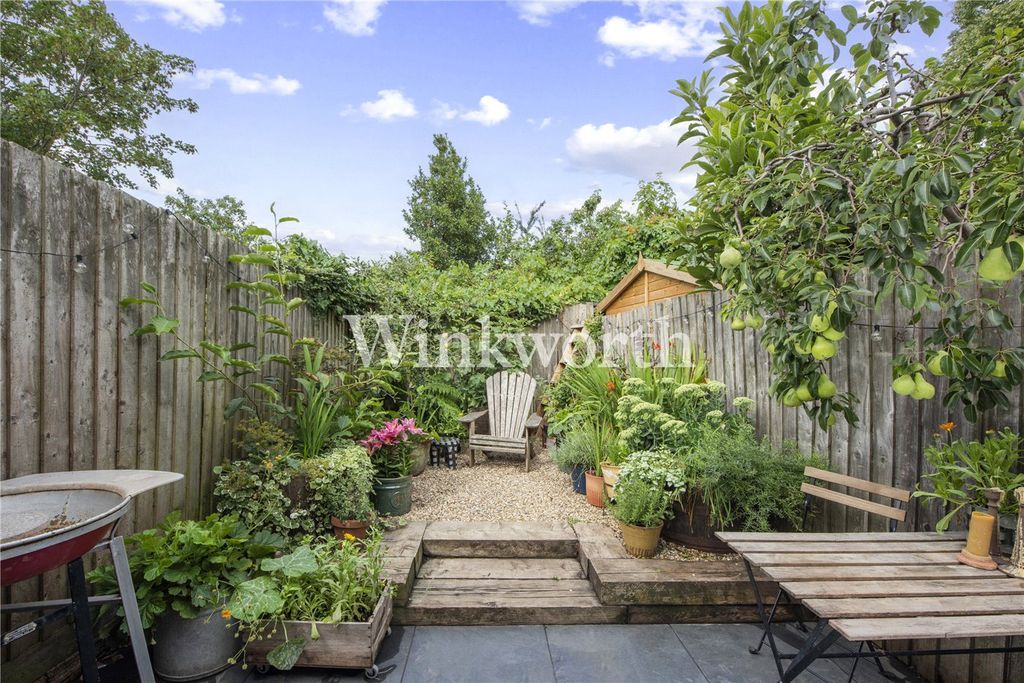 Property photo 3 of 32 Picture No. 22