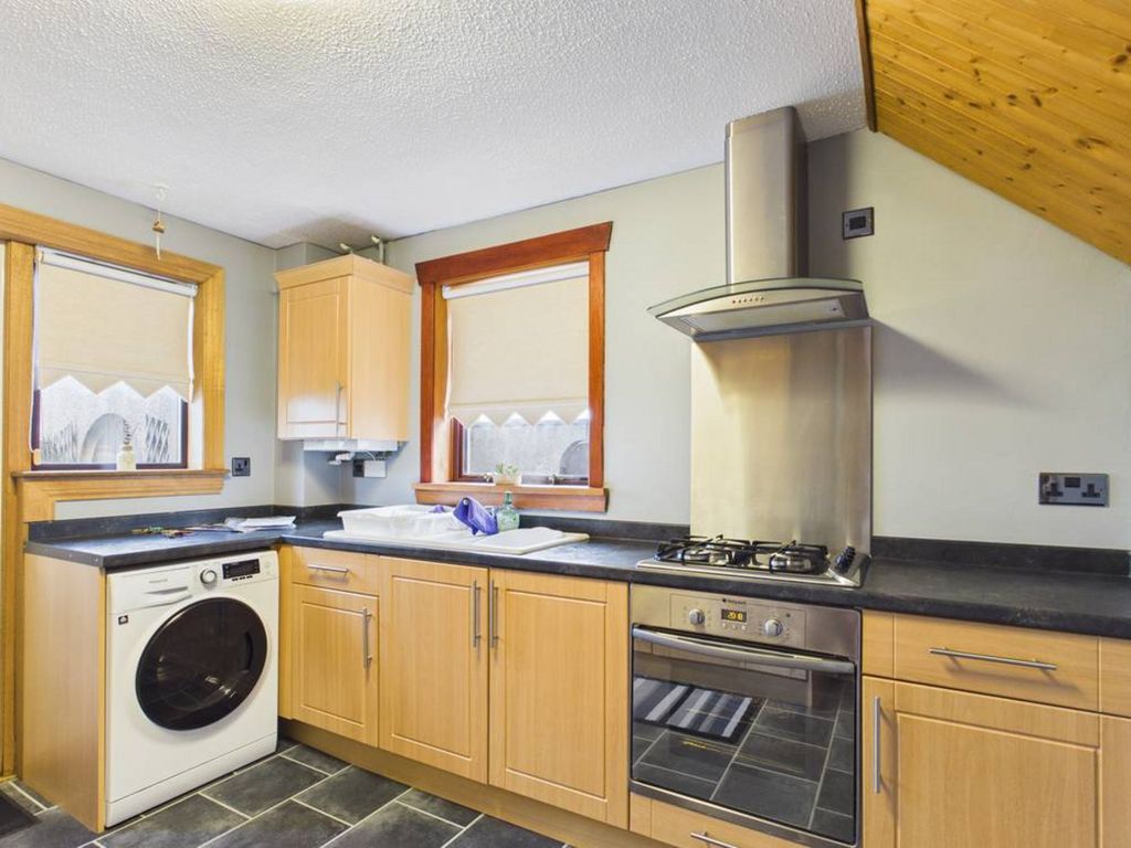 Property photo 3 of 25