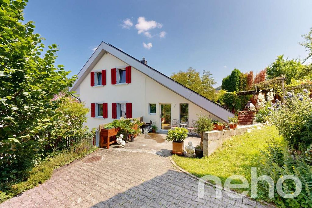 Property photo 2 of 13