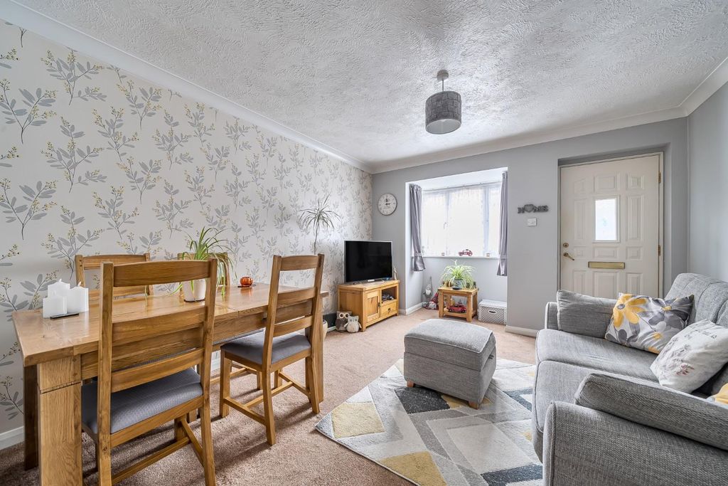 Property photo 3 of 16 1374517-11-6904Fdf066Fbc.Jpg