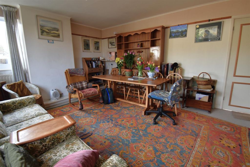 Property photo 3 of 14