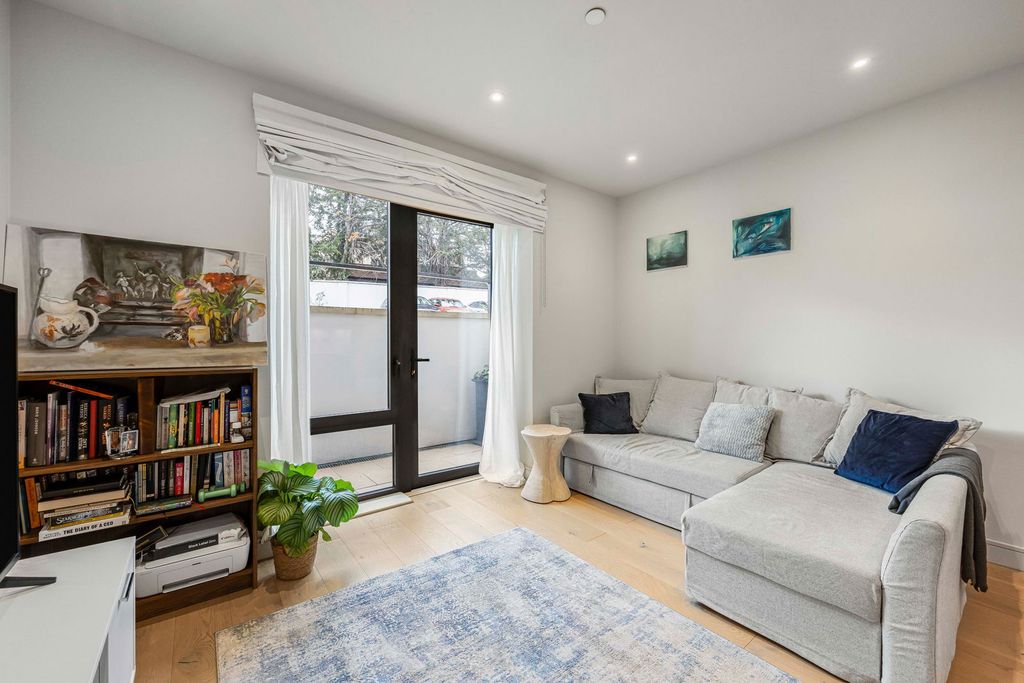 Property photo 3 of 17