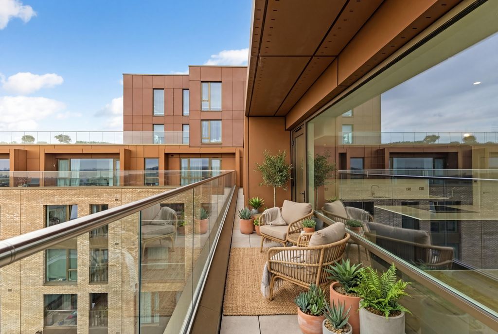 Property photo 3 of 7 Balcony O2.Jpg