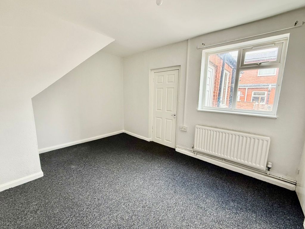 Property photo 3 of 7 76d73982-6d8B-45d1-99Ac-432F8432Da16