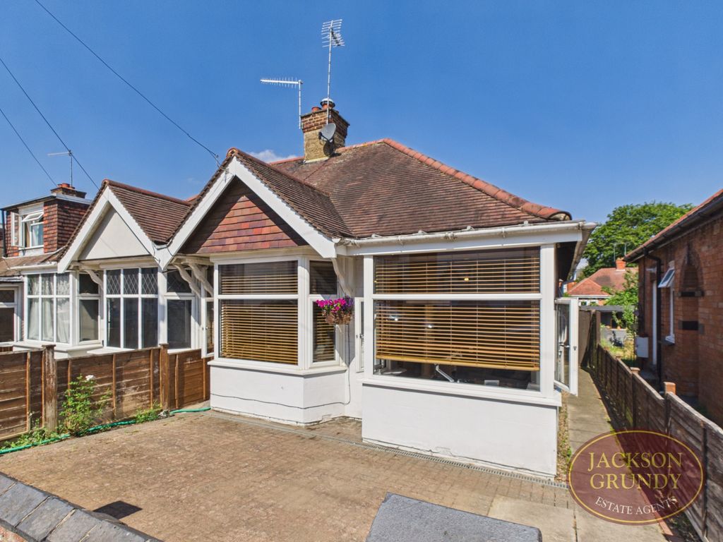 Property photo 1 of 14 Ruskin Road