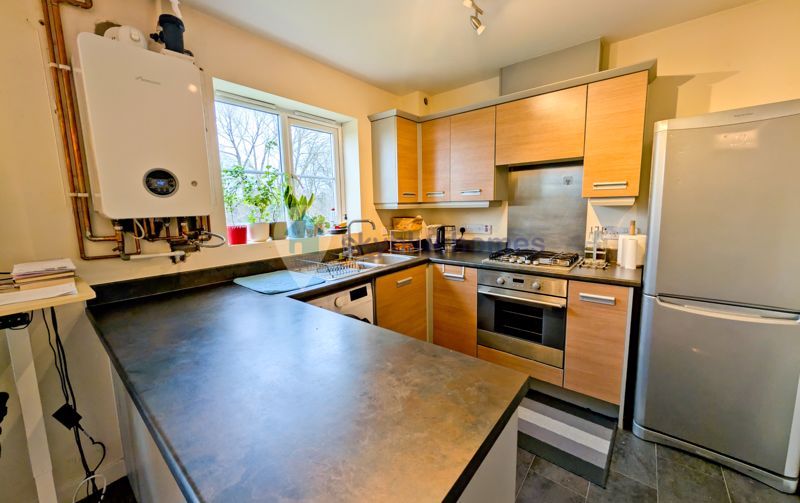 Property photo 3 of 8 Photo 9