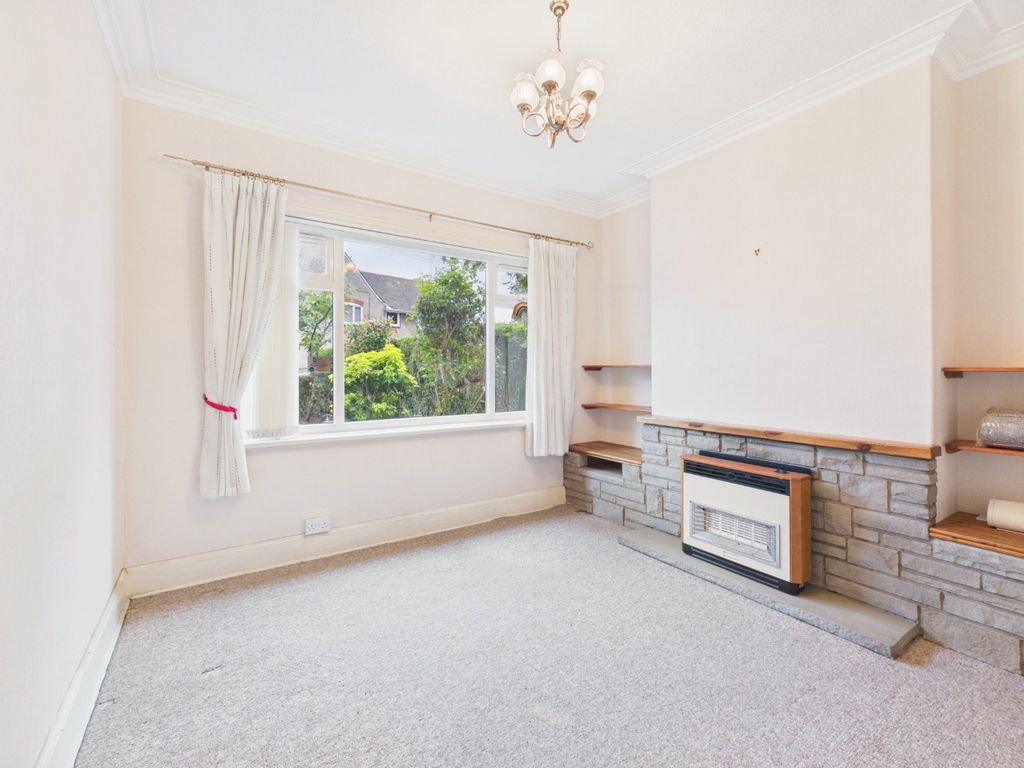 Property photo 2 of 18 6099595