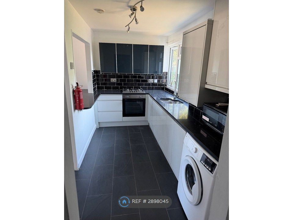 Property photo 1 of 35 Beautiful Modern Kitchen