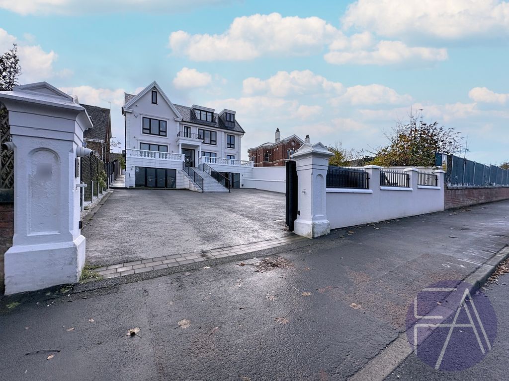 Property photo 1 of 92 4641230