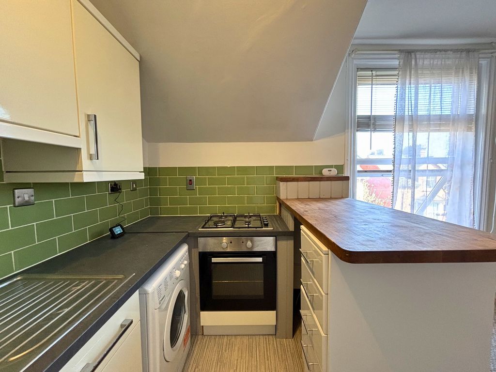 Property photo 2 of 9 Kitchen