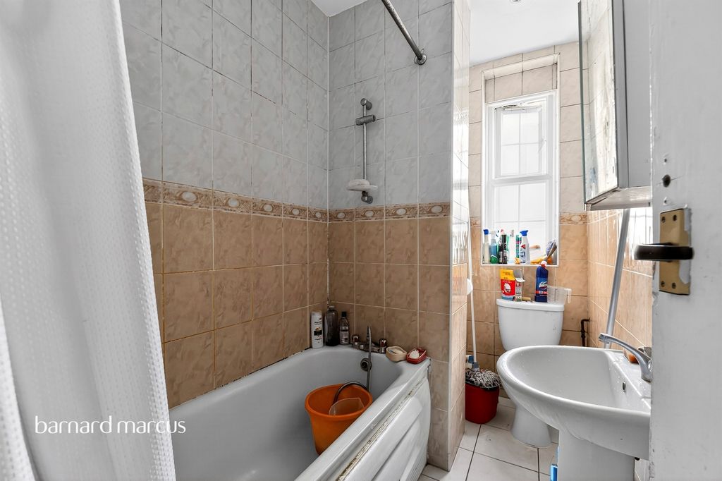 Additional image 7 of 3 bed maisonette for saleTynemouth Road, Mitcham CR4