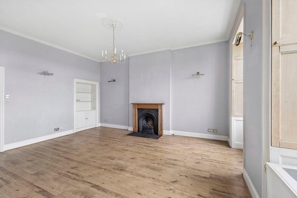 Property photo 3 of 10 Sitting Room