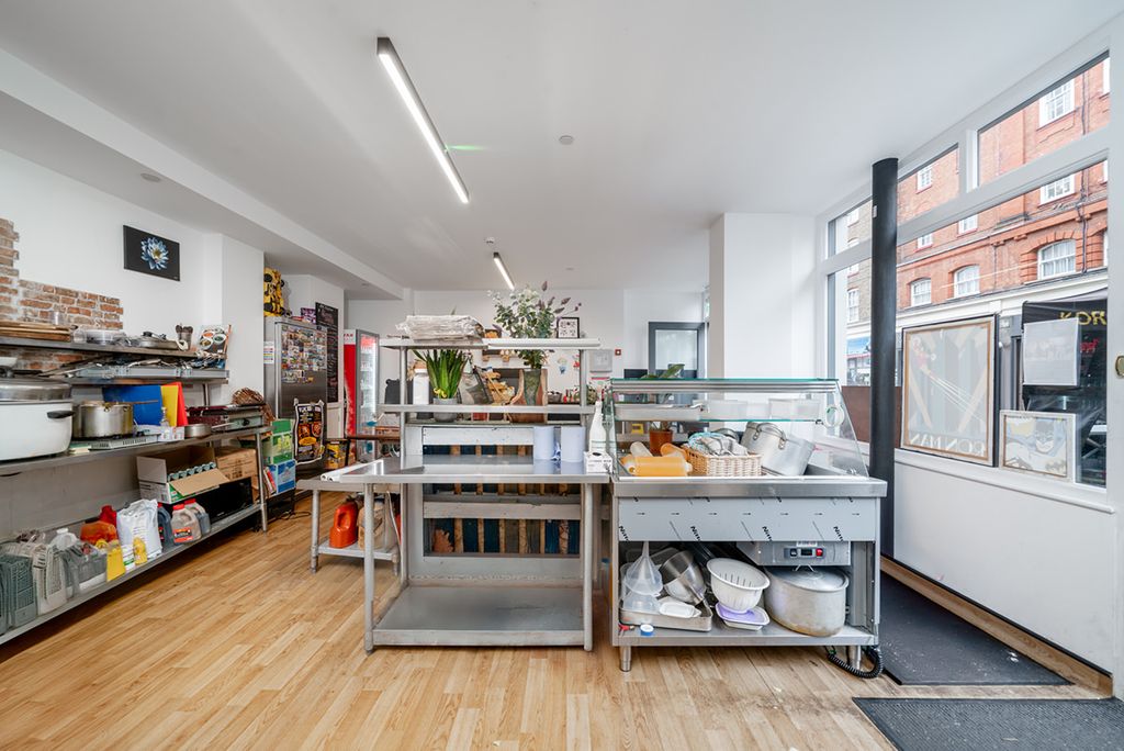 Property photo 3 of 8 Picture 3