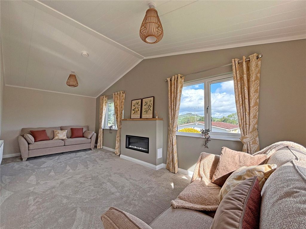 Property photo 3 of 11 Picture No. 06