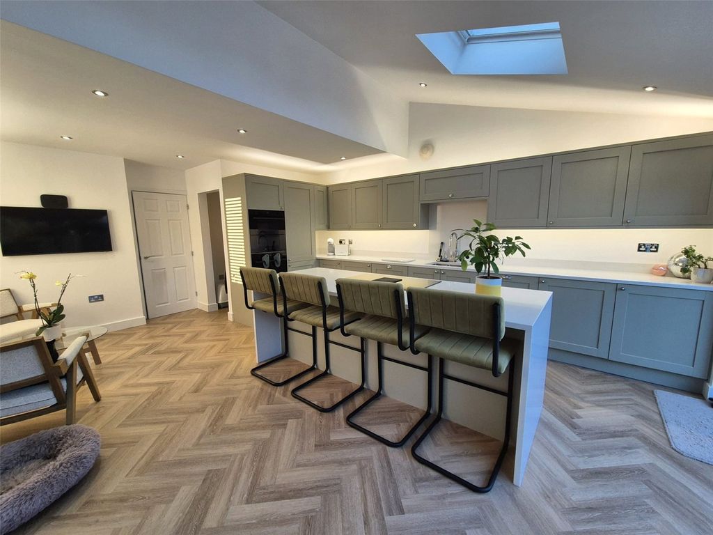 Property photo 2 of 13 Picture No. 05