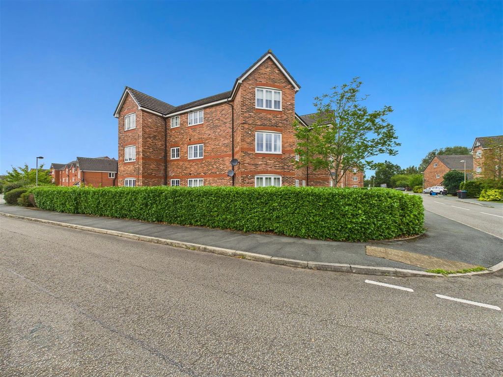 Property photo 1 of 15 Apartment Block