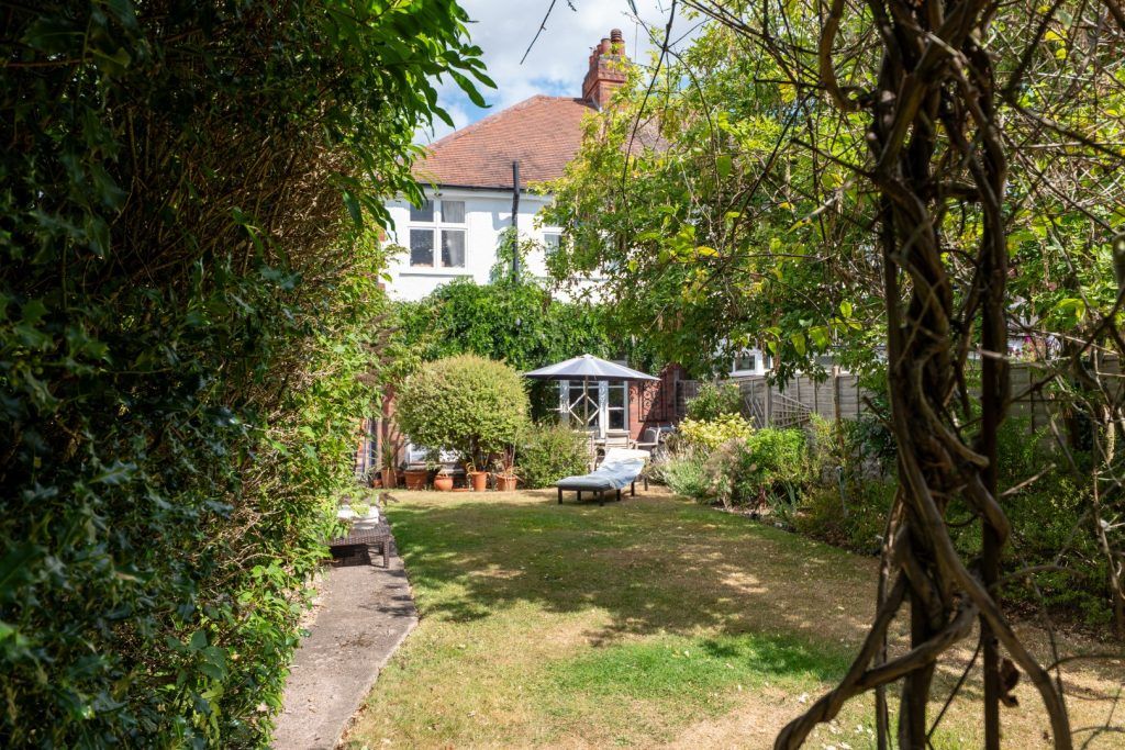 Property photo 2 of 25