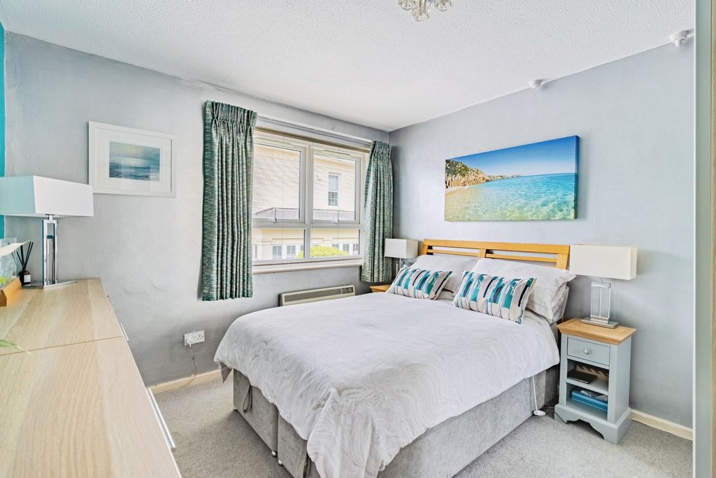 Property photo 3 of 16 Pbox-Img.Jpg