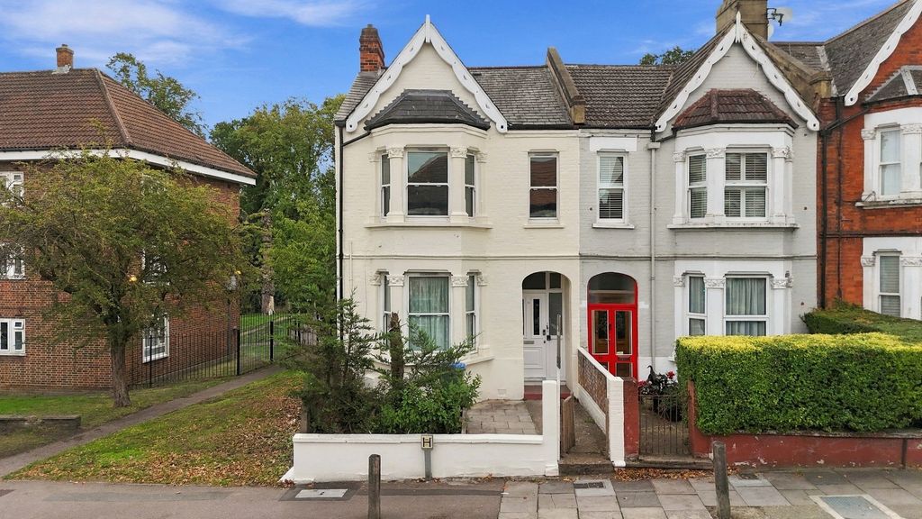 Property photo 2 of 17