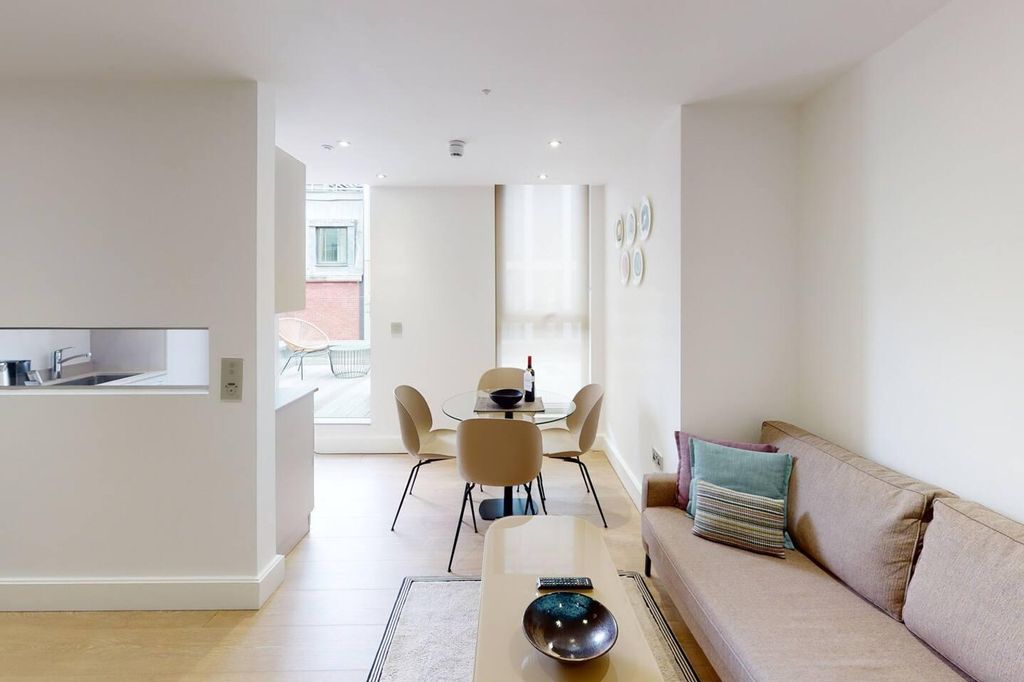 Property photo 1 of 13 Living Room