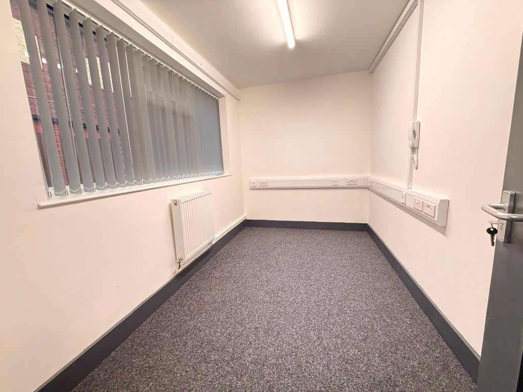 Property photo 2 of 4
