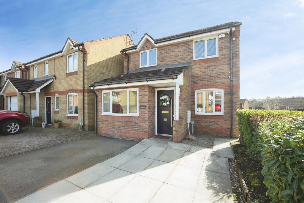 Property photo 2 of 25