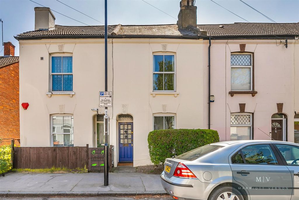 Property photo 1 of 14 Leslie Grove 10 MV-15.Jpg