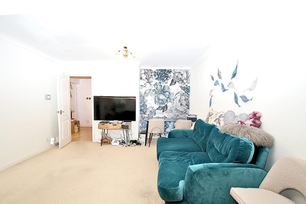 Property photo 2 of 6