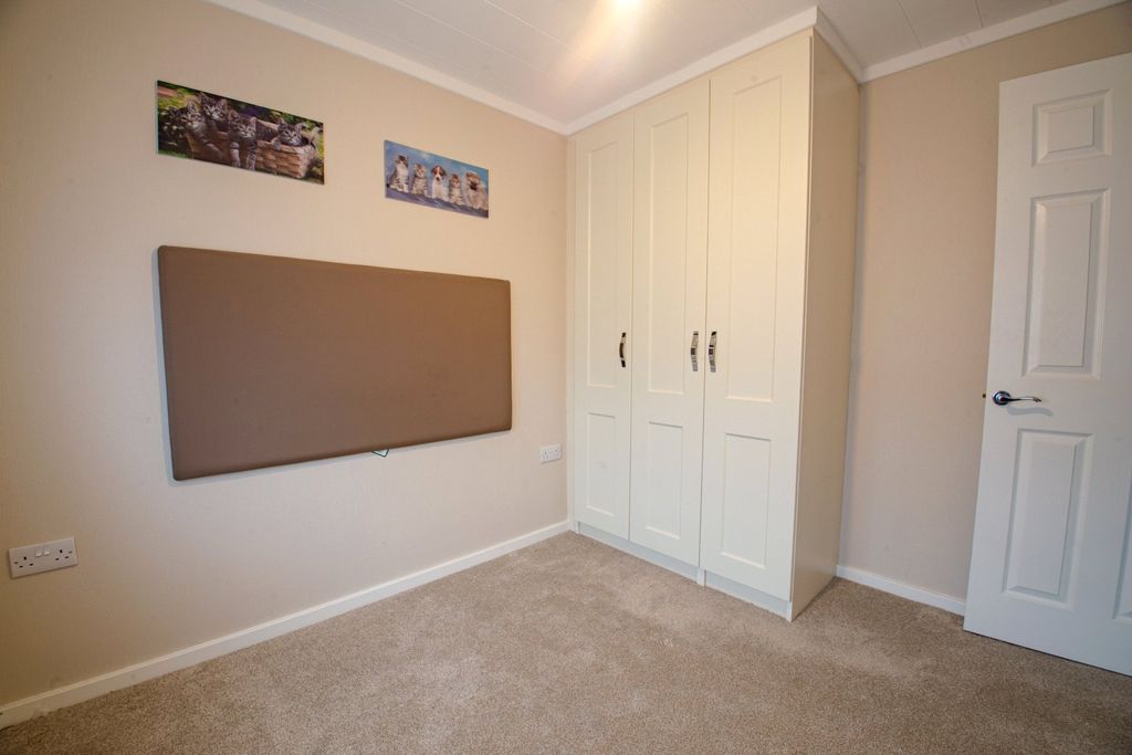 Property photo 2 of 23 Picture No. 01