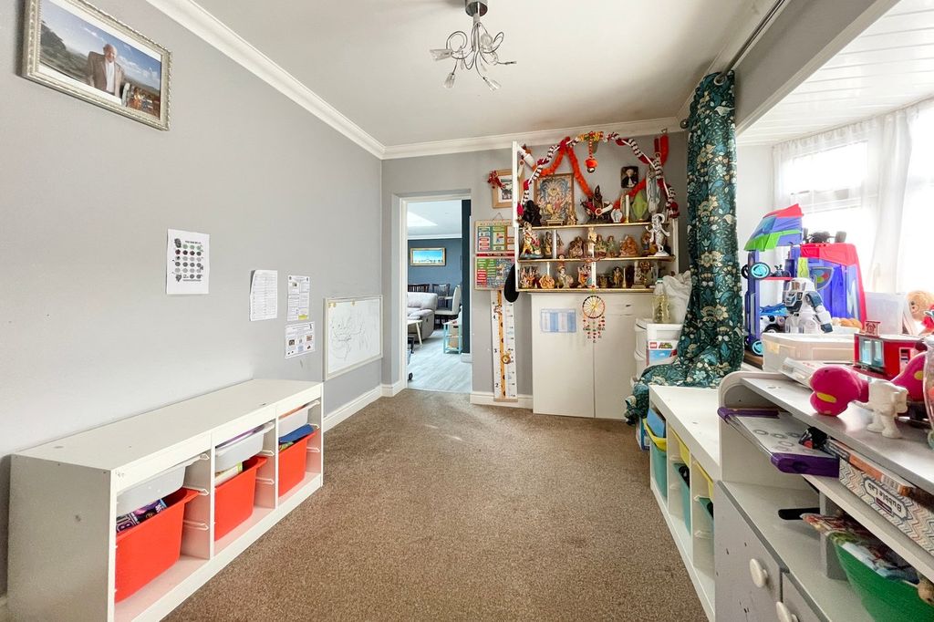 Additional image 14 of 5 bed detached house for saleWoodcot Gardens, Farnborough GU14