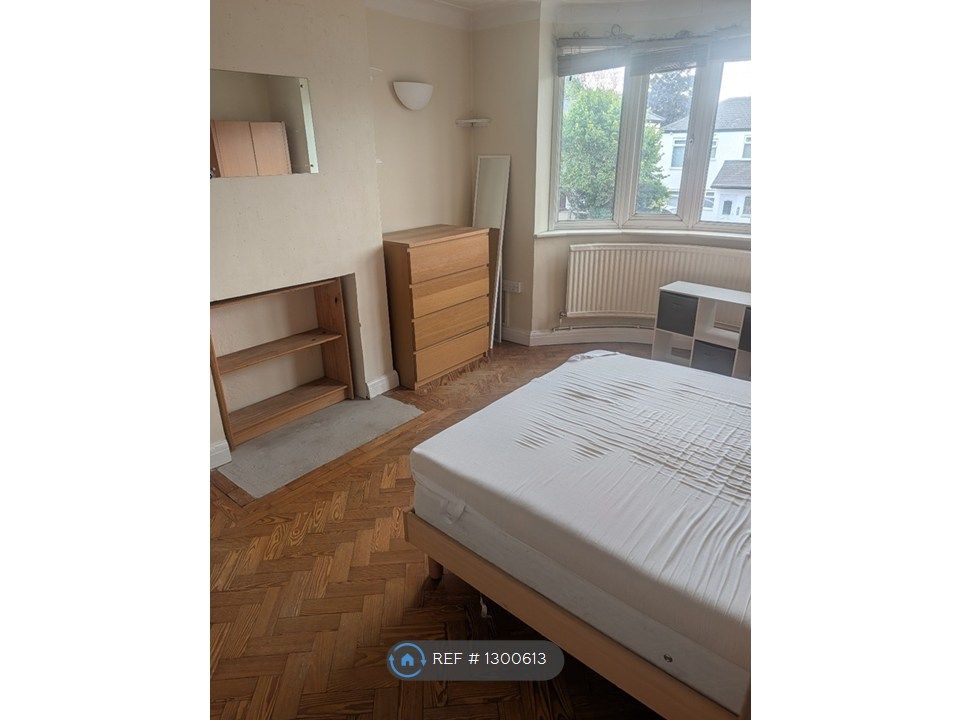 Property photo 3 of 11 Bedroom 1