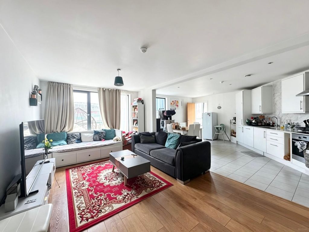 Property photo 2 of 12 Flat 18 Tabriz (2)
