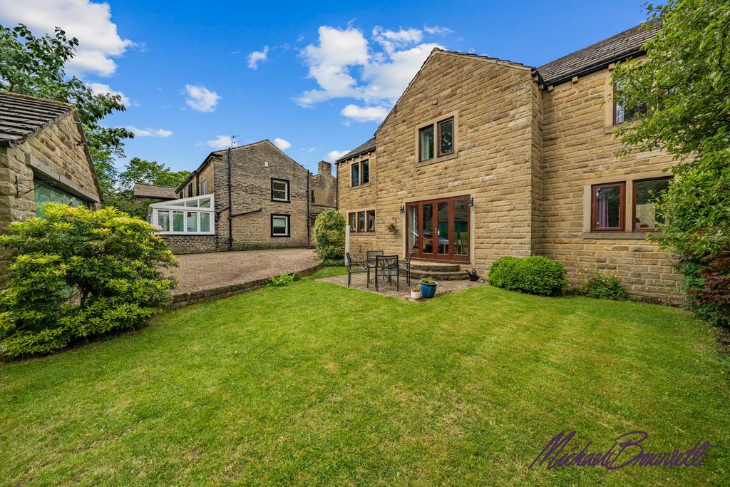 Property photo 1 of 36