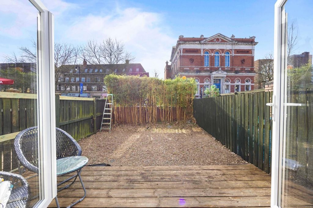 Property photo 3 of 8