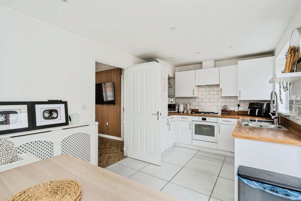 Additional image 10 of 3 bed semi-detached house for saleFfordd Y Glowyr, Kidwelly SA17