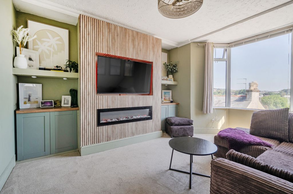 Property photo 3 of 24 3 - 1488143-8-6A4E351...