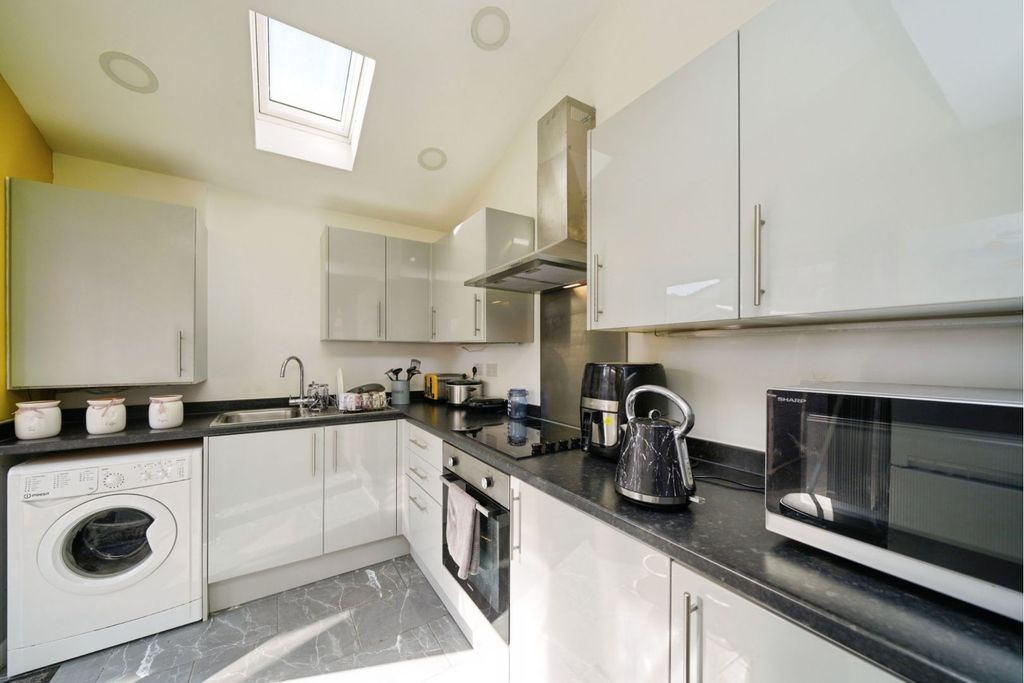 Property photo 2 of 12