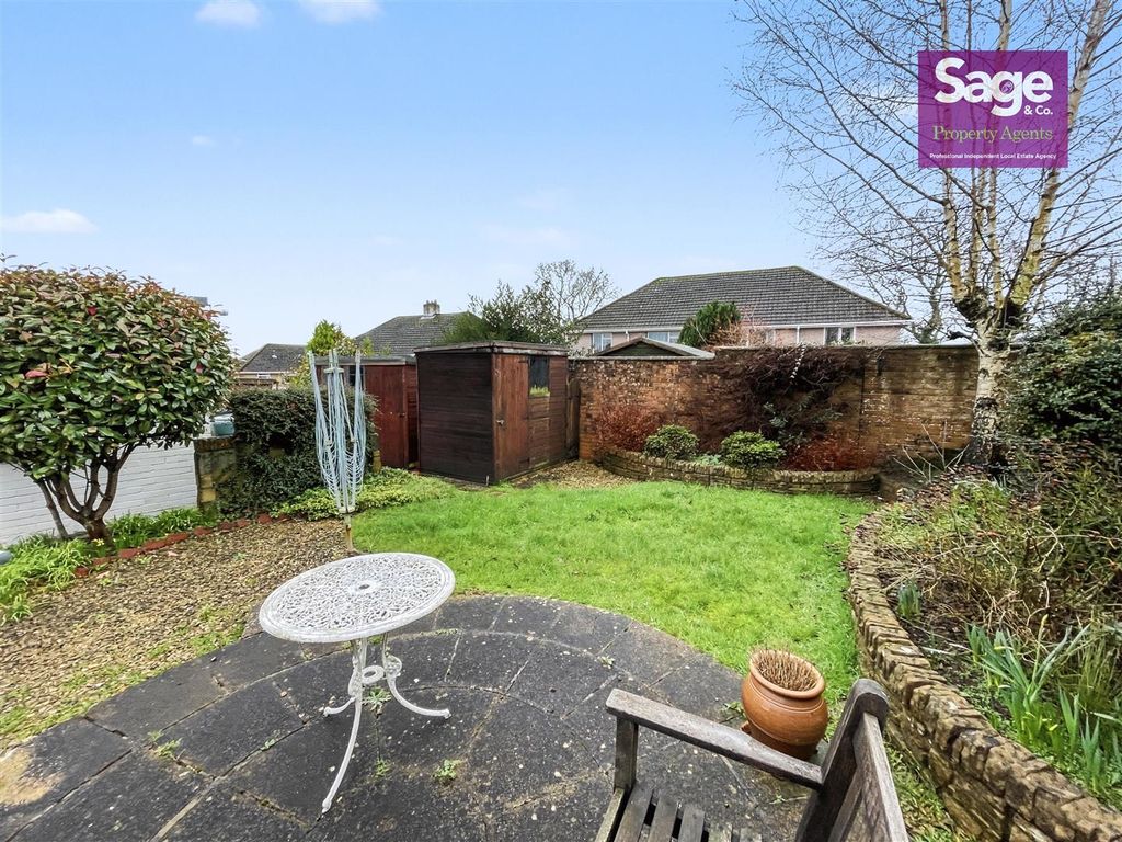 Property photo 2 of 27