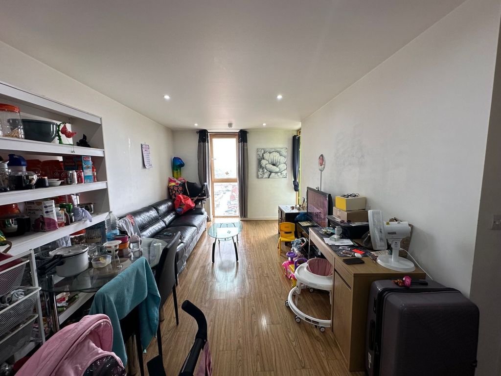 Property photo 3 of 6 Photo 2